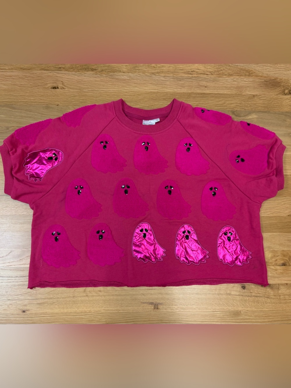QUEEN OF SPARKLES Hot Pink Ghost Appliqué Sweatshirt- Shortsleeve